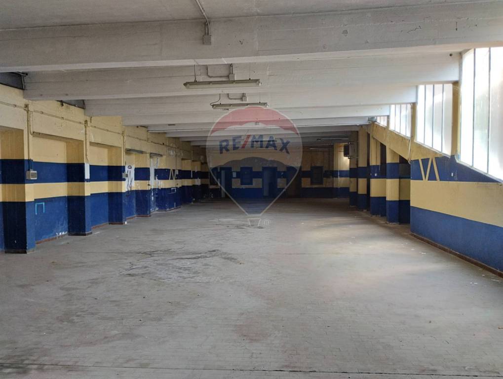 negozio in vendita a Biella in zona Viale Roma