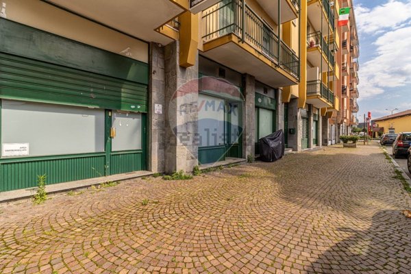 locale commerciale in vendita a Biella in zona Chiavazza