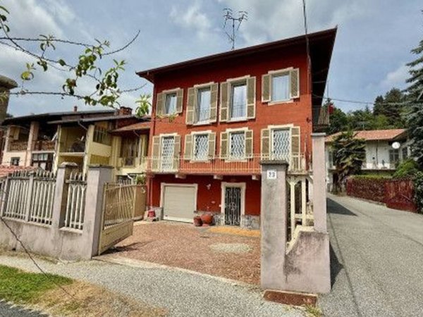 casa indipendente in vendita a Biella in zona Chiavazza