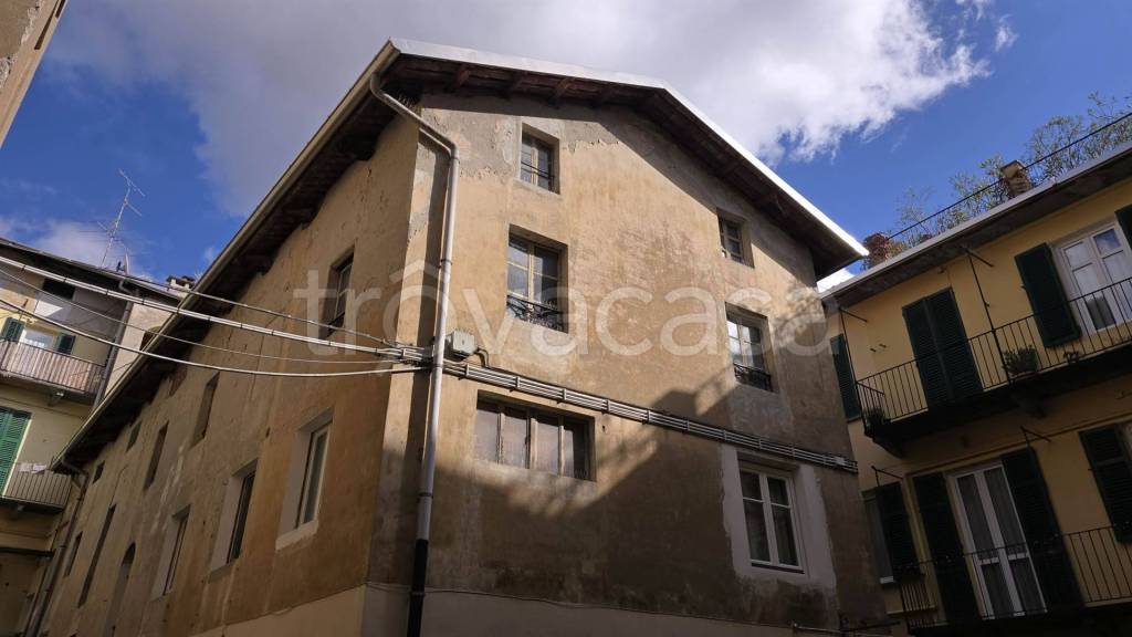 appartamento in vendita a Biella in zona Centro Città