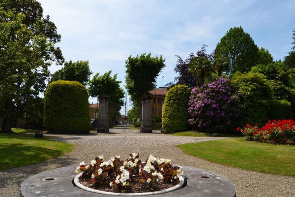 casa indipendente in vendita a Biella in zona Chiavazza