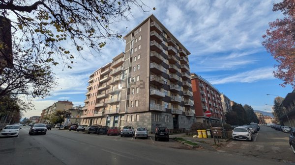 appartamento in vendita a Biella in zona Viale Macallè