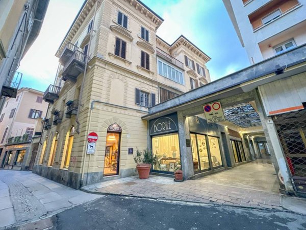 appartamento in vendita a Biella in zona Centro Città