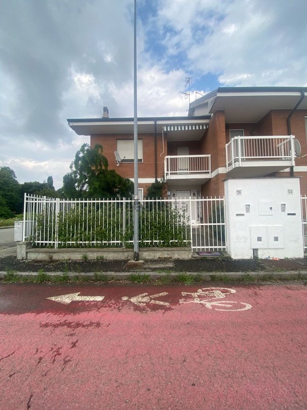 casa indipendente in vendita a Biella