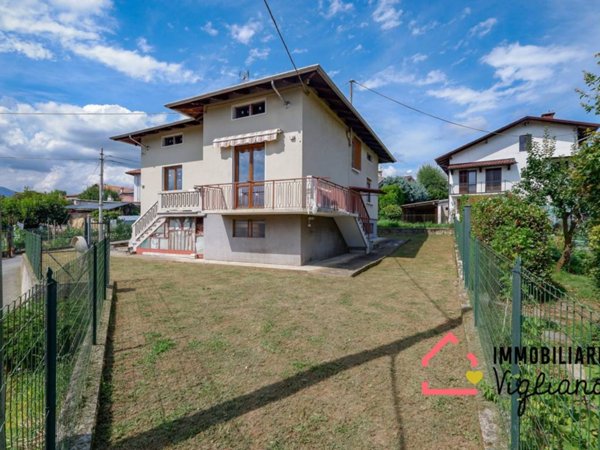 casa indipendente in vendita a Biella in zona Vaglio