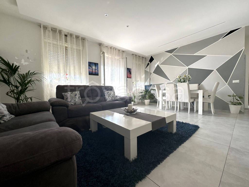 appartamento in vendita a Biella in zona Centro Città