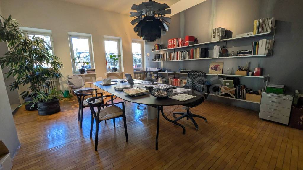 negozio in vendita a Biella in zona Centro Città