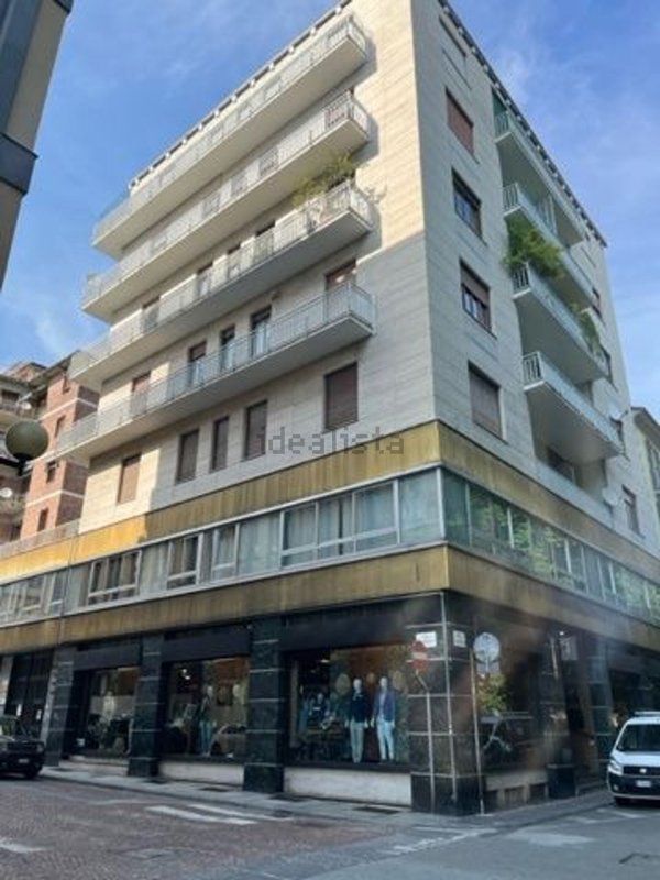 appartamento in vendita a Biella in zona Centro Città