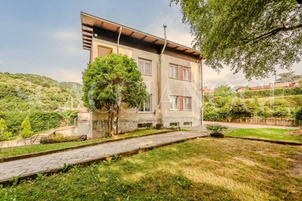 casa indipendente in vendita a Biella in zona Oropa