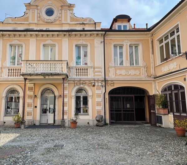 ufficio in vendita a Biella in zona Centro Città