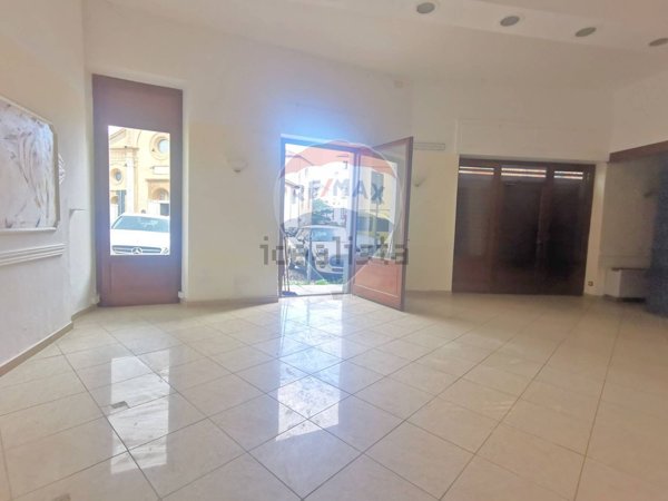 locale commerciale in vendita a Biella in zona Centro Città