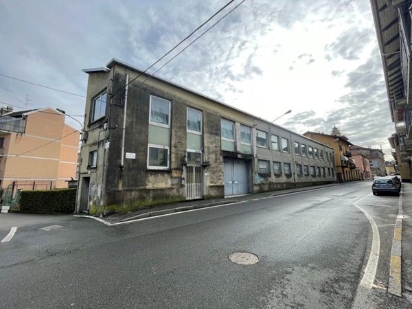 locale di sgombero in vendita a Biella