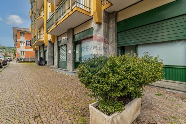 locale commerciale in vendita a Biella in zona Chiavazza