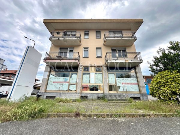 locale commerciale in vendita a Biella in zona Chiavazza