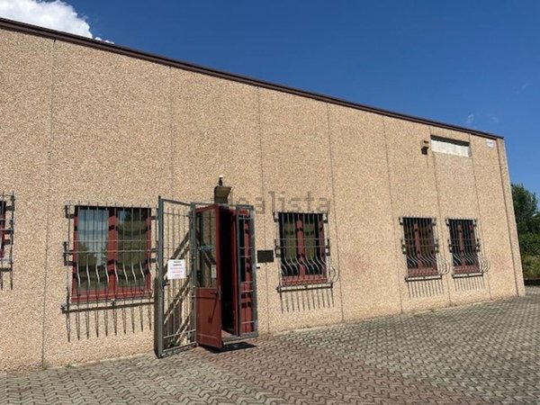 locale di sgombero in vendita a Biella in zona Centro Città