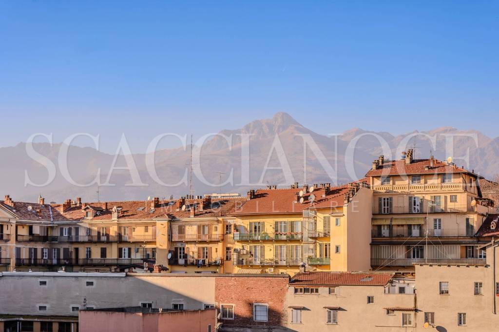 appartamento in vendita a Biella in zona Centro Città