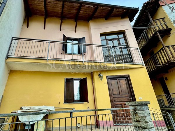 casa indipendente in vendita a Biella in zona Favaro