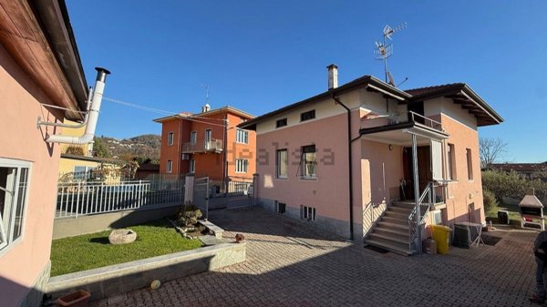 casa indipendente in vendita a Biella in zona Chiavazza