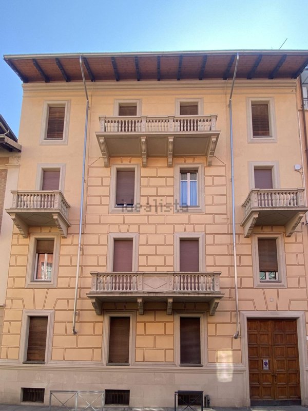 casa indipendente in vendita a Biella in zona Centro Città