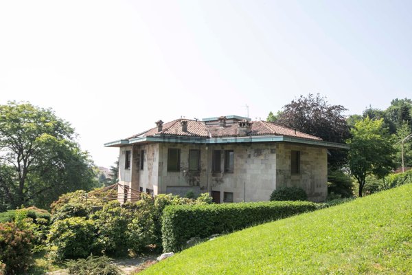casa indipendente in vendita a Biella in zona Centro Città