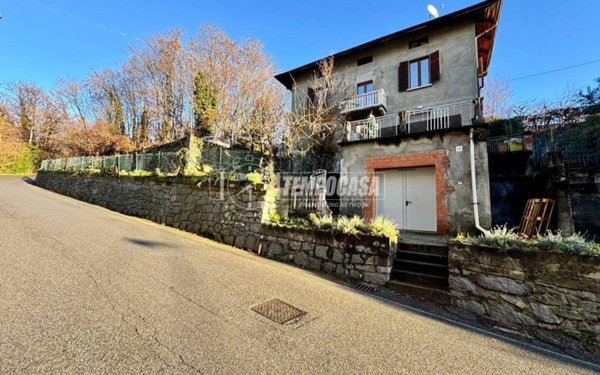 casa indipendente in vendita a Biella in zona Pavignano