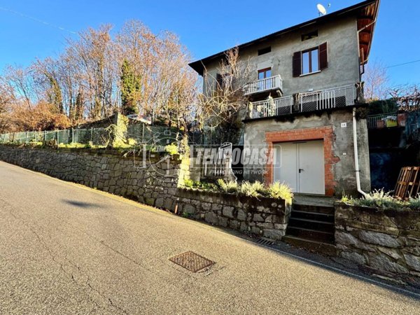 casa indipendente in vendita a Biella in zona Pavignano