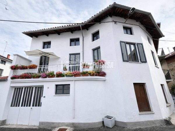 casa indipendente in vendita a Biella in zona Chiavazza