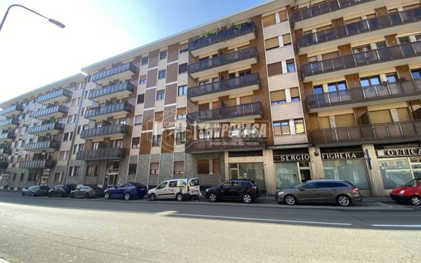 appartamento in vendita a Biella in zona Centro Città