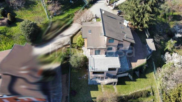 casa indipendente in vendita a Biella in zona Centro Città