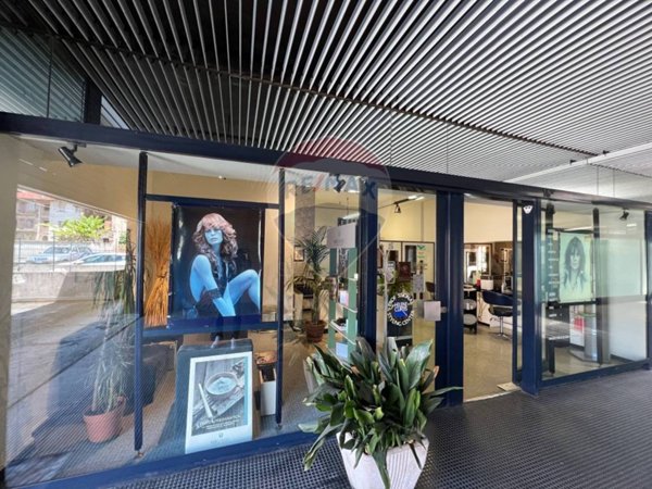 negozio in vendita a Biella in zona Centro Città
