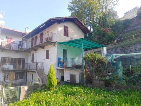 casa indipendente in vendita a Biella in zona Chiavazza