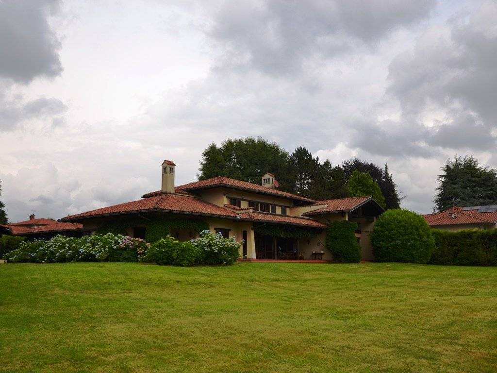 casa indipendente in vendita a Biella in zona Centro Città