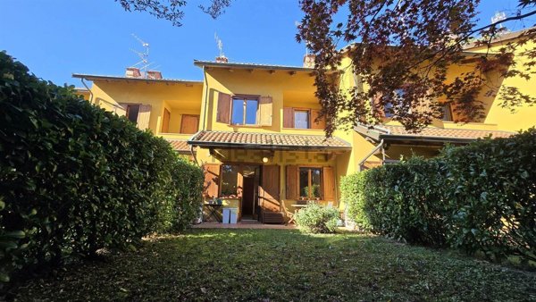 casa indipendente in vendita a Biella