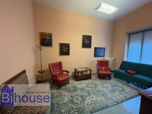 ufficio in vendita a Biella in zona Centro Città