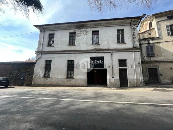 locale commerciale in vendita a Biella in zona Centro Città