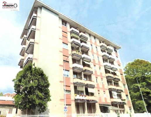 appartamento in vendita a Biella in zona Centro Città