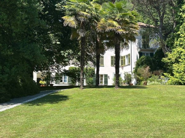 casa indipendente in vendita a Biella in zona Riva