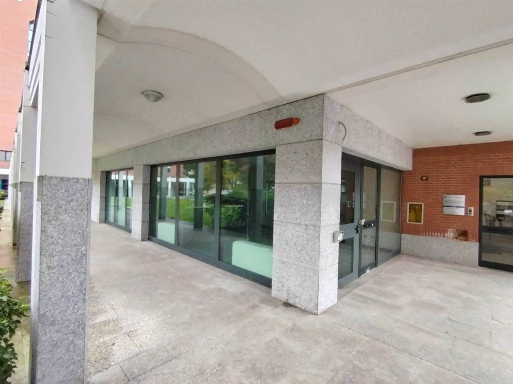 negozio in vendita a Biella in zona Centro Città