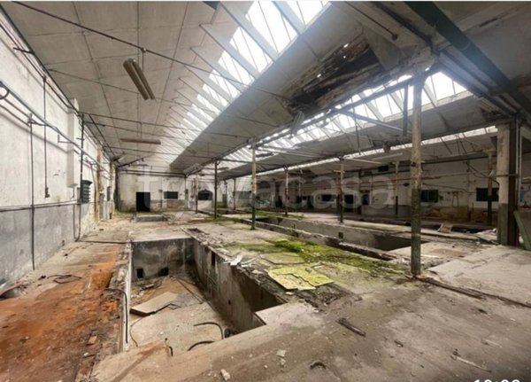 capannone in vendita a Biella in zona Oropa