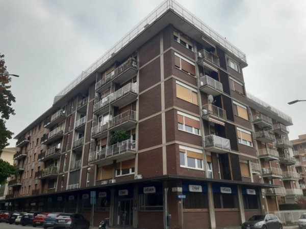 appartamento in vendita a Biella in zona Viale Roma