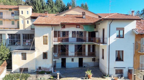 casa indipendente in vendita a Biella in zona Vandorno