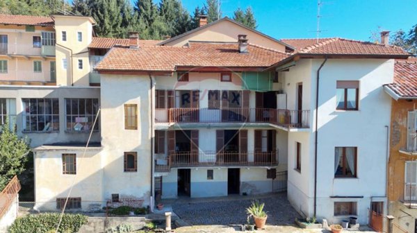 casa indipendente in vendita a Biella in zona Vandorno