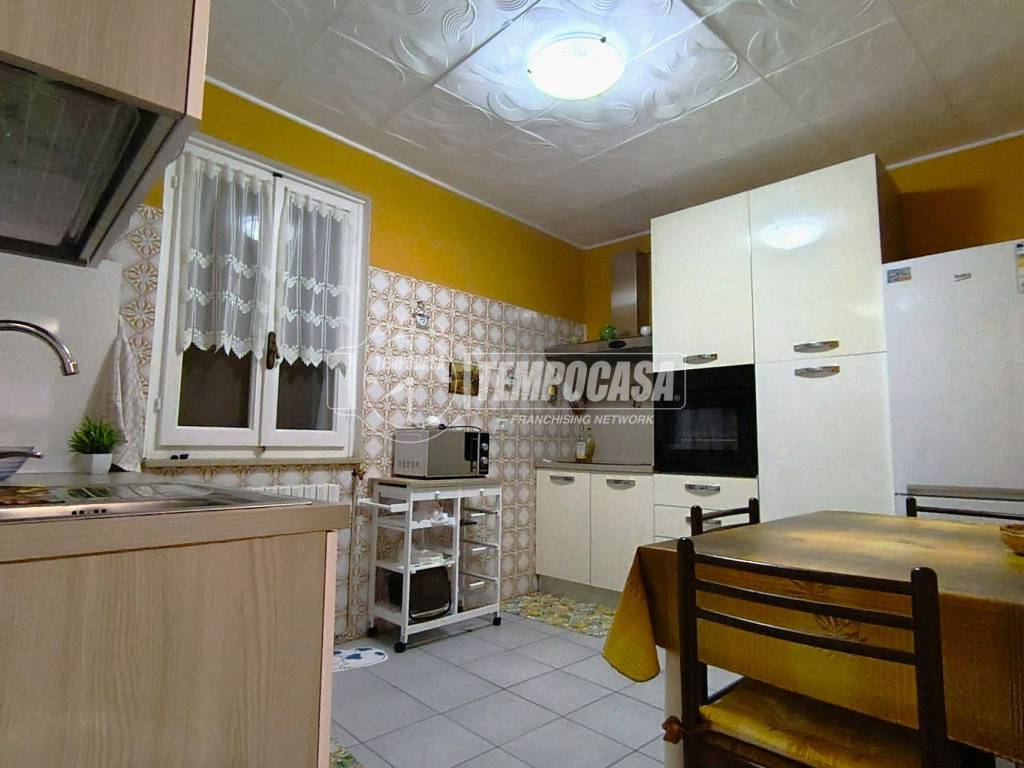 appartamento in vendita a Biella in zona Centro Città