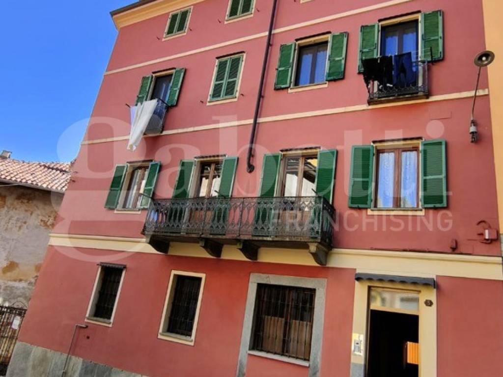 appartamento in vendita a Biella in zona Centro Città