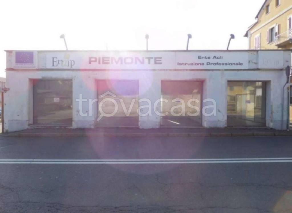 negozio in vendita a Biella in zona Chiavazza
