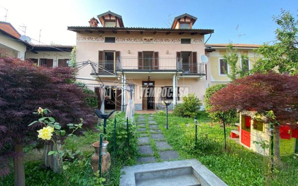 casa indipendente in vendita a Biella in zona Chiavazza