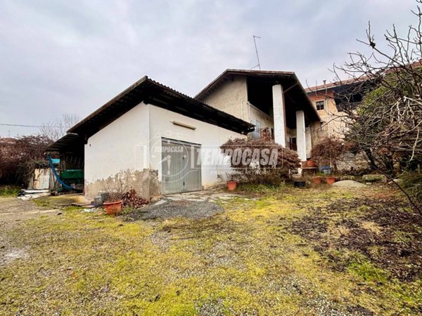 casa indipendente in vendita a Biella in zona Pavignano