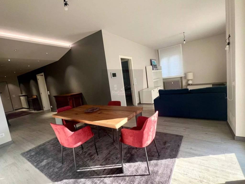 appartamento in vendita a Biella in zona Centro Città