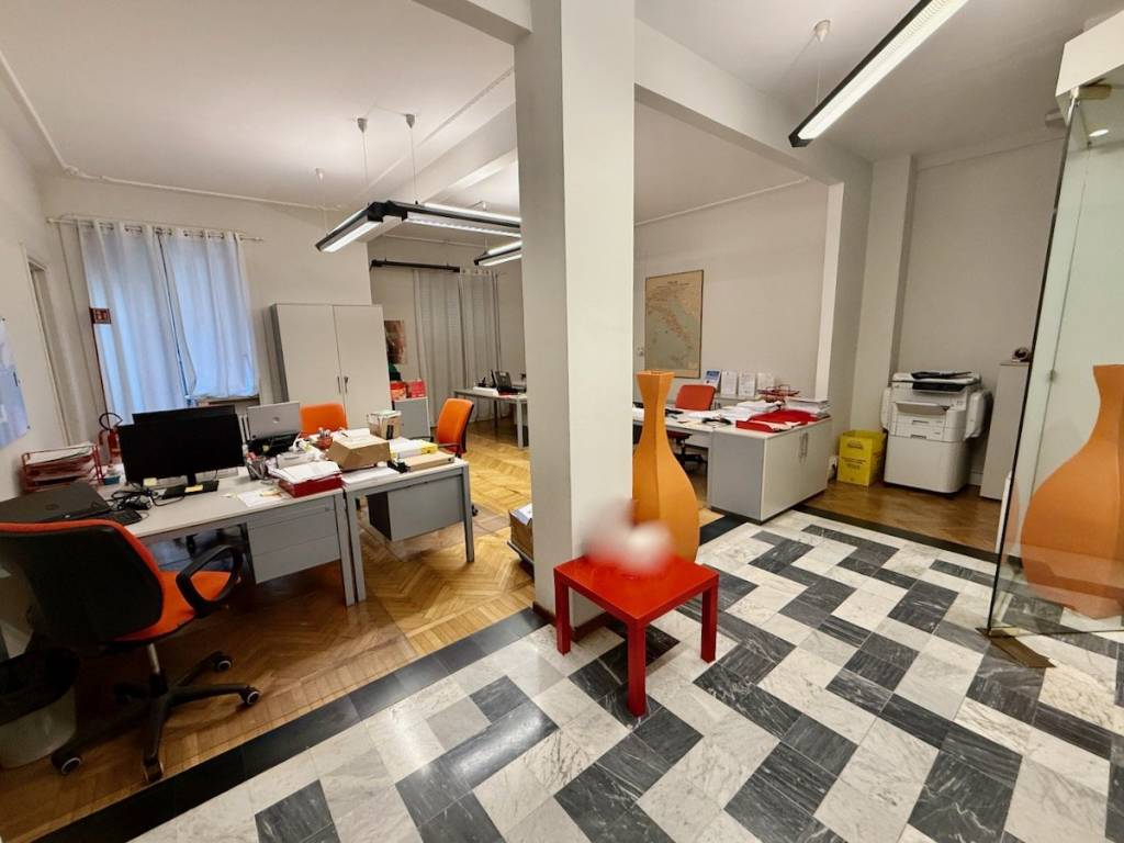 ufficio in vendita a Biella in zona Centro Città