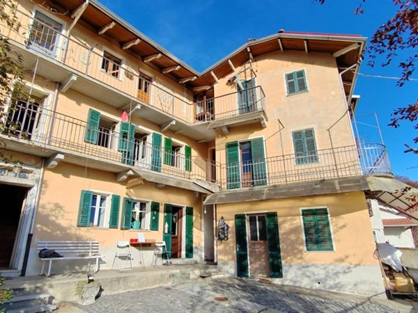 casa indipendente in vendita a Biella in zona Favaro